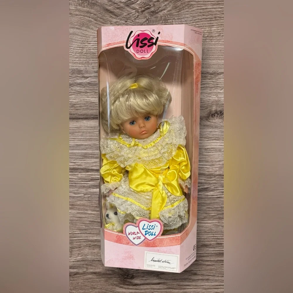 VTG Lissi Doll World Wide NIB Limited Edition 75812 Easter Bunny Partly Hand Mad